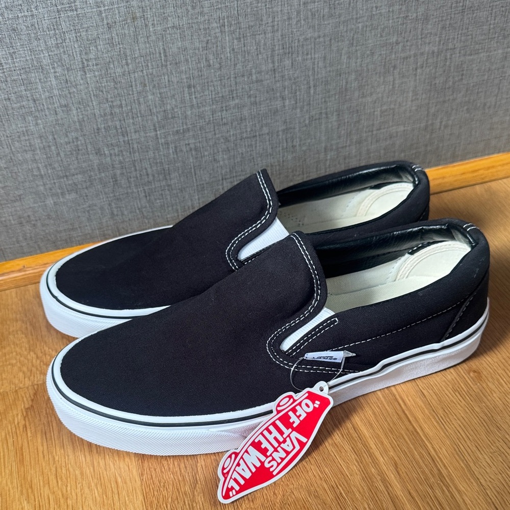 New off the wall Vans Black and White Slip-On Sneakers